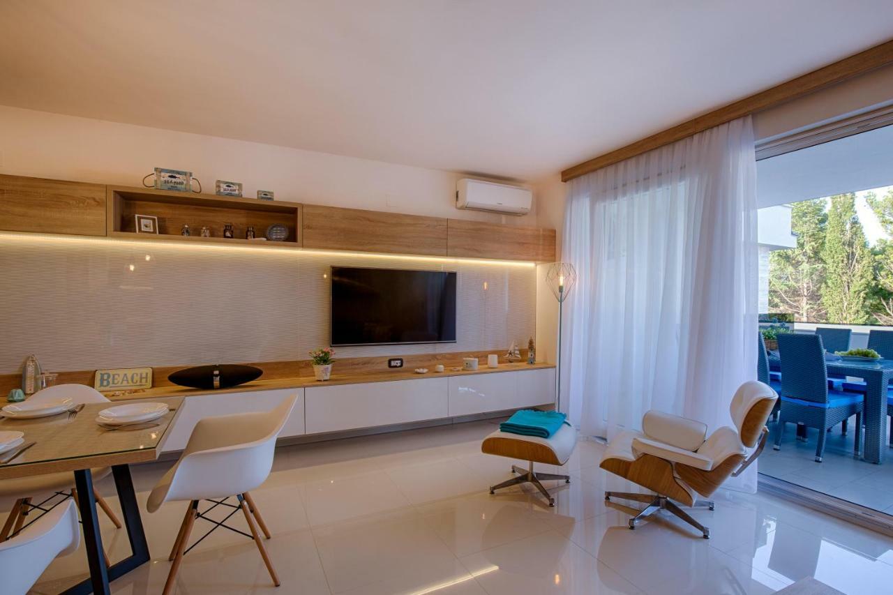 Deluxe New Apartments - Few Steps From The Beach - Luxury Holiday With Style - By Traveler Tourist Agency Krk Krk Town Buitenkant foto
