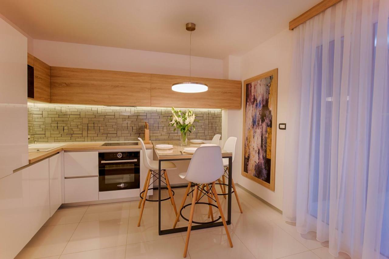 Deluxe New Apartments - Few Steps From The Beach - Luxury Holiday With Style - By Traveler Tourist Agency Krk Krk Town Buitenkant foto