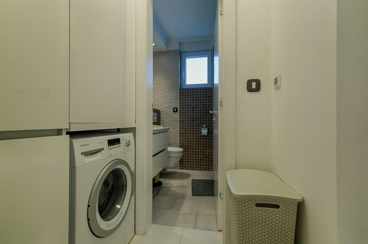 Deluxe New Apartments - Few Steps From The Beach - Luxury Holiday With Style - By Traveler Tourist Agency Krk Krk Town Buitenkant foto