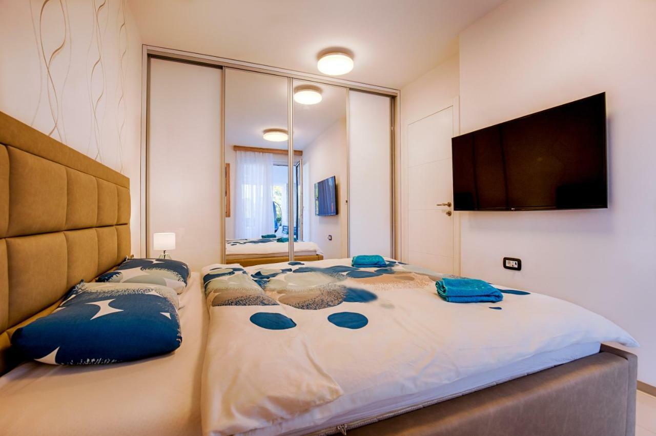 Deluxe New Apartments - Few Steps From The Beach - Luxury Holiday With Style - By Traveler Tourist Agency Krk Krk Town Buitenkant foto