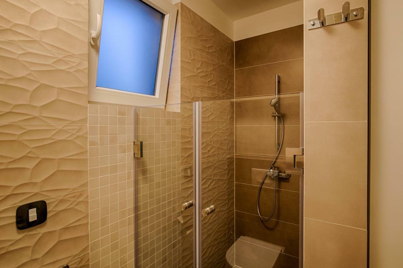 Deluxe New Apartments - Few Steps From The Beach - Luxury Holiday With Style - By Traveler Tourist Agency Krk Krk Town Buitenkant foto