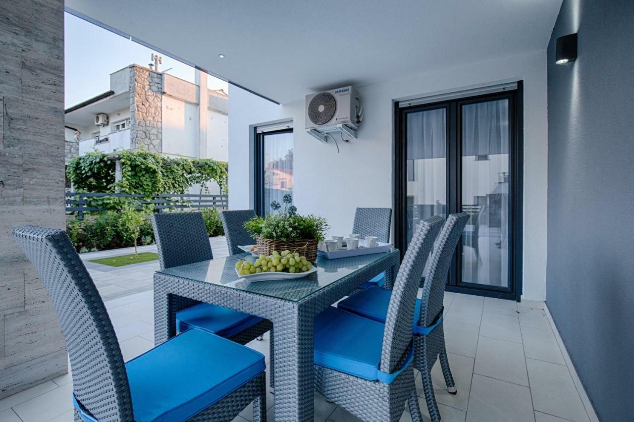 Deluxe New Apartments - Few Steps From The Beach - Luxury Holiday With Style - By Traveler Tourist Agency Krk Krk Town Buitenkant foto
